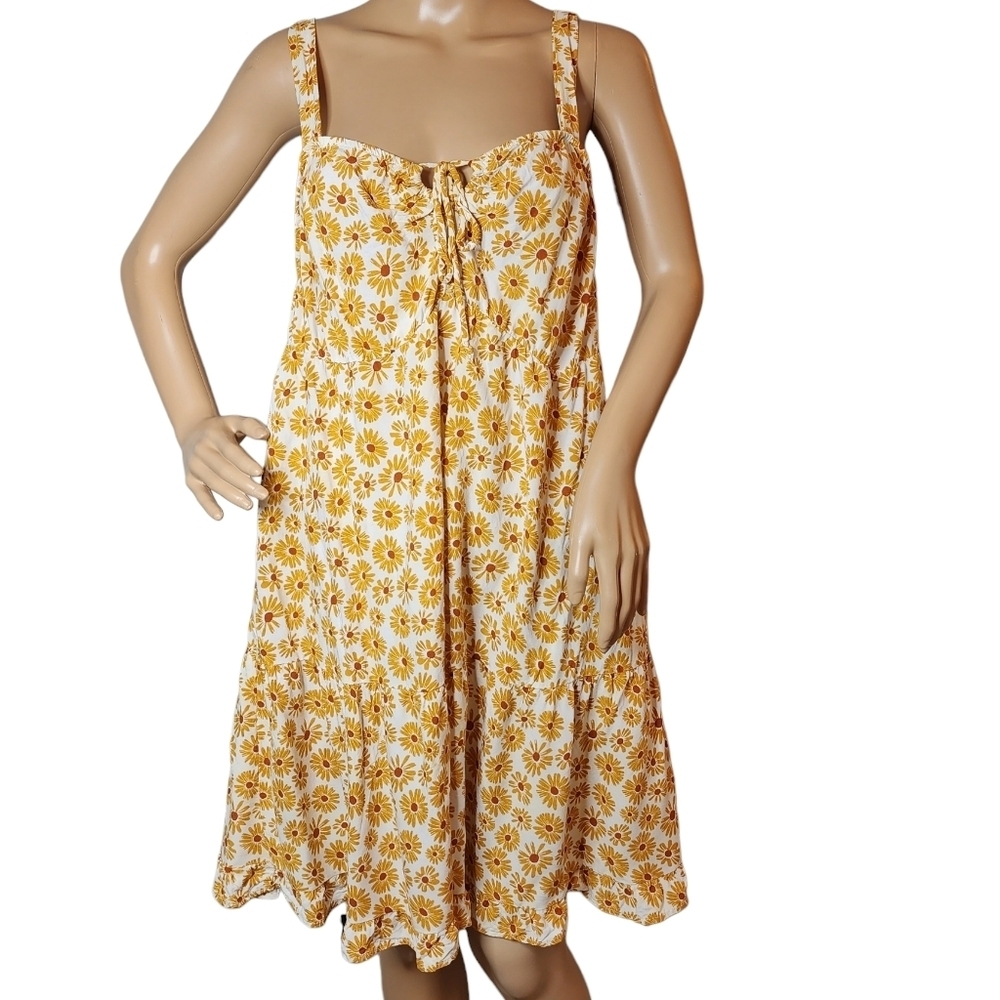 Coco and Shay plus sunflower sleeveless mini dress.  Size 2X